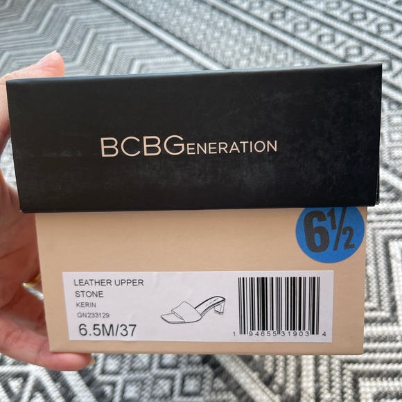 BCBG Leather Kerin Mule - Picture 7 of 11